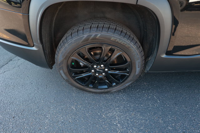 Used 2023 GMC Acadia SLE w/ Driver Convenience Package FWD image 6