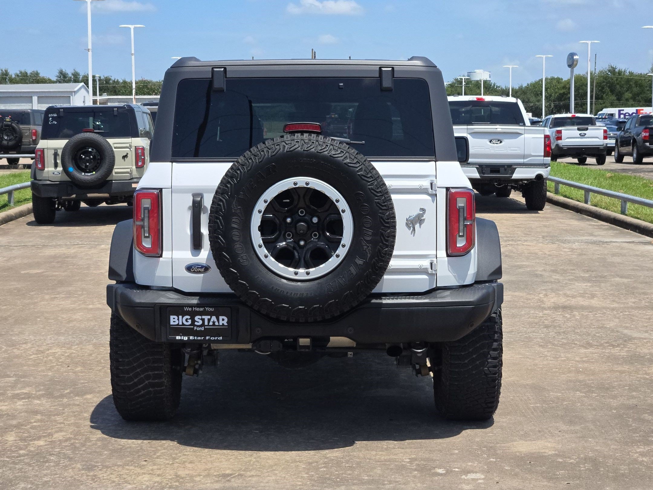 Certified 2023 Ford Bronco Badlands w/ Sasquatch Package AWD/4WD image 6