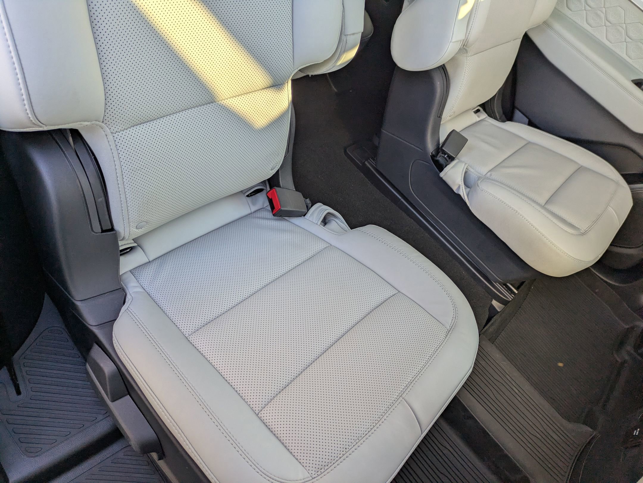 Certified 2025 Ford Explorer Platinum w/ Ultimate Package image 38