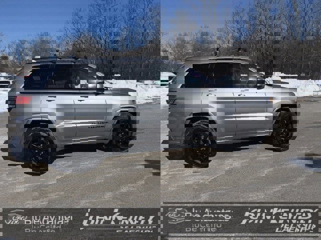 Used 2017 Jeep Grand Cherokee Altitude image 12