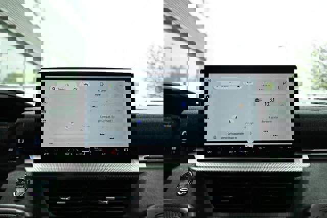 Certified 2025 Ford Explorer Platinum w/ Ultimate Package AWD/4WD image 20