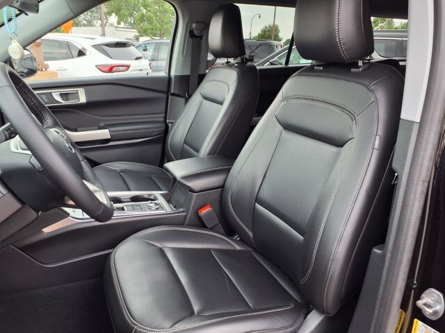 Certified 2024 Ford Explorer XLT w/ Equipment Group 202A AWD/4WD image 4