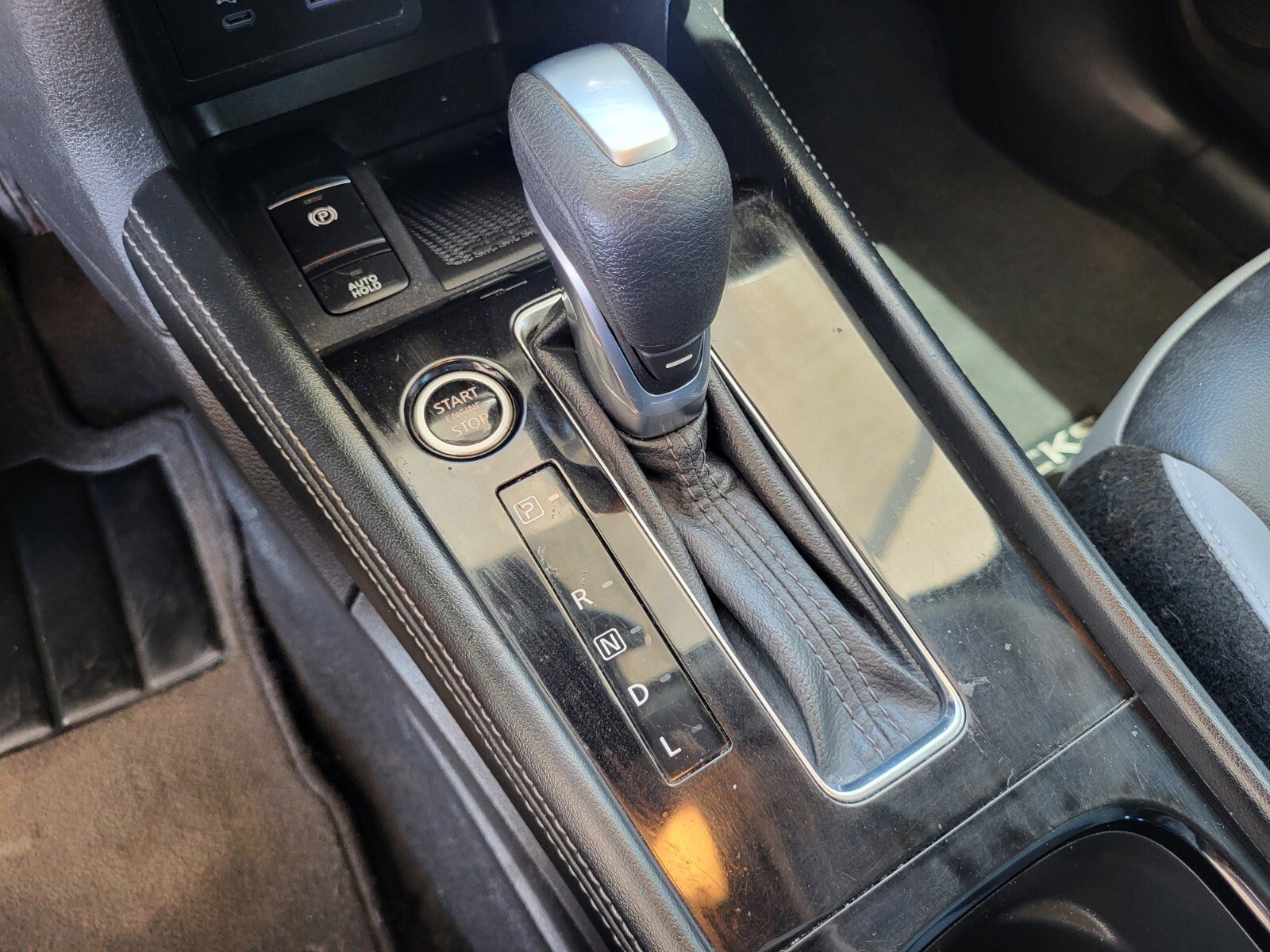 Used 2023 Nissan Kicks SR w/ SR Premium Package image 25