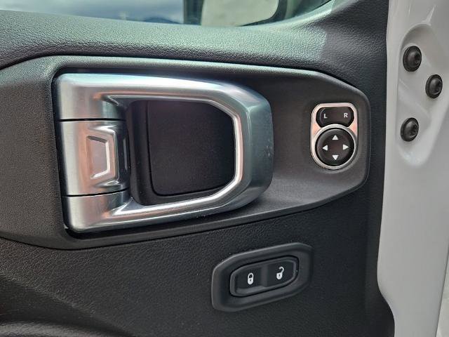 Used 2020 Jeep Gladiator Sport w/ Quick Order Package 24S AWD/4WD image 16