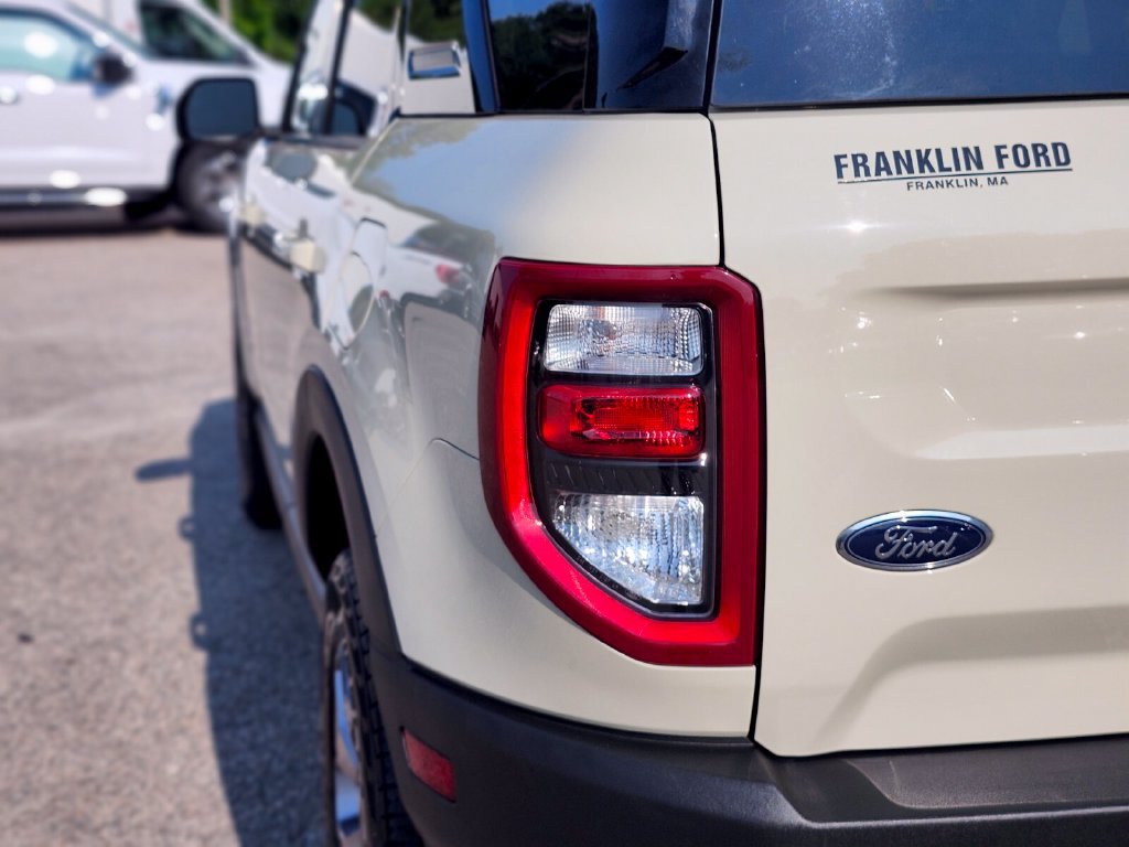 Certified 2024 Ford Bronco Sport Badlands w/ Premium Package AWD/4WD image 9
