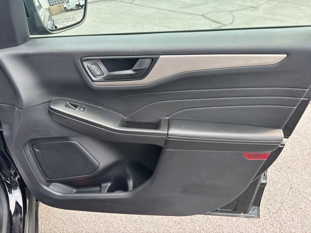 Certified 2022 Ford Escape SE w/ SE Sport Appearance Package AWD/4WD image 18