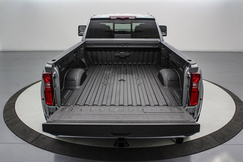 Used 2025 Chevrolet Silverado 3500 LTZ w/ LTZ Plus Package image 6