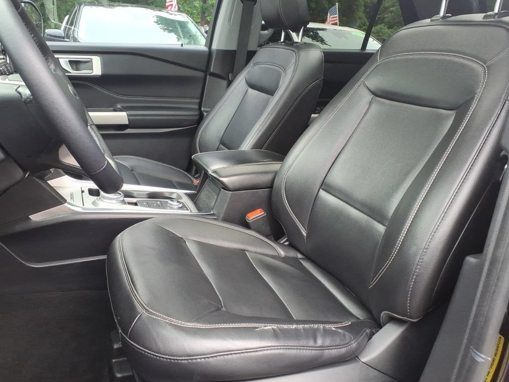 Certified 2021 Ford Explorer XLT w/ Equipment Group 202A AWD/4WD image 15