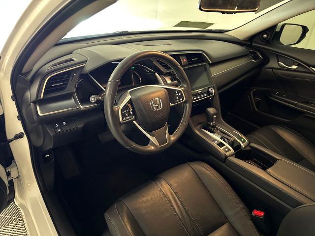 Used 2018 Honda Civic Touring image 5