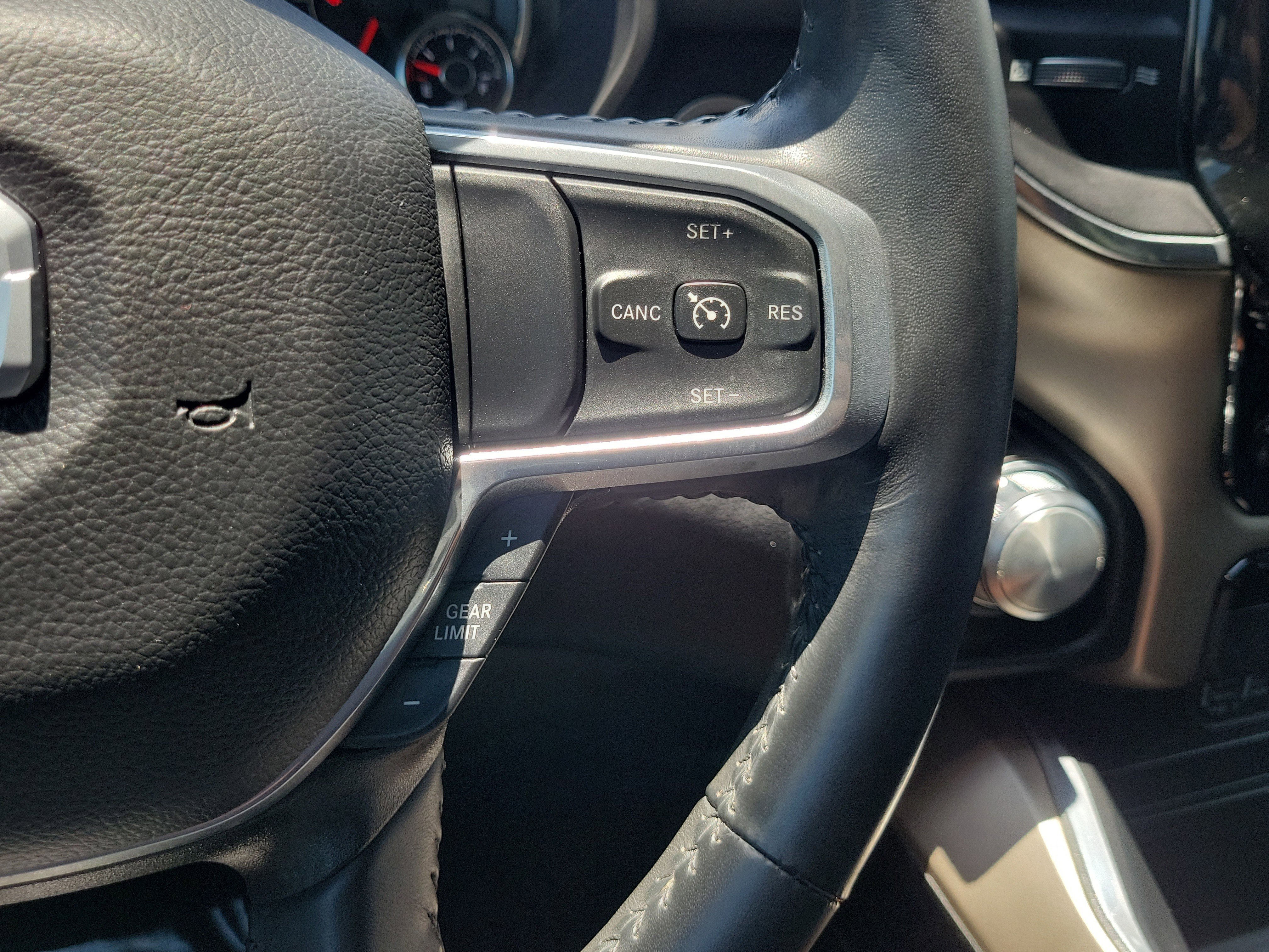 Used 2022 RAM 1500 Laramie AWD/4WD image 25