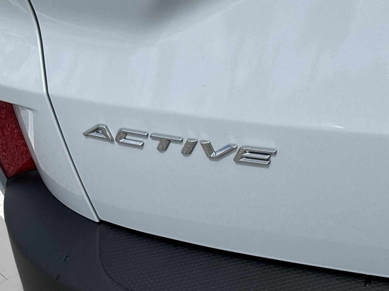Certified 2025 Ford Escape Active AWD/4WD image 9