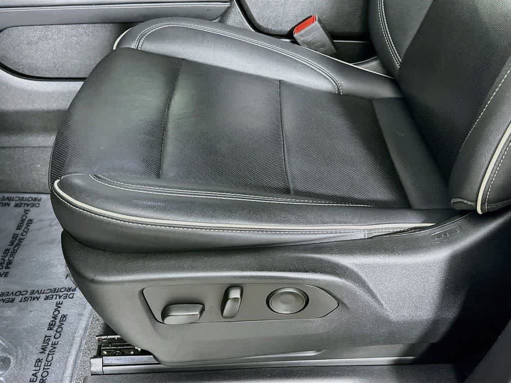 Used 2023 Chevrolet Suburban Premier AWD/4WD image 30
