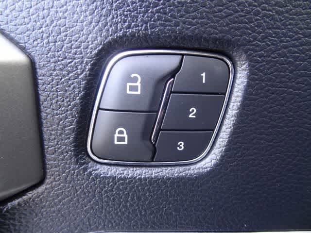 Certified 2019 Ford F150 Lariat w/ Equipment Group 502A Luxury AWD/4WD image 19