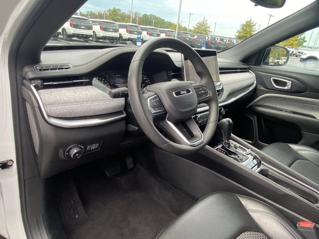 Used 2024 Jeep Compass Latitude AWD/4WD image 9