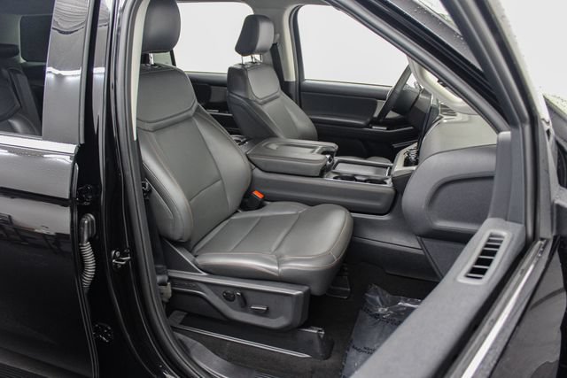 Certified 2025 Ford Expedition Active AWD/4WD image 23