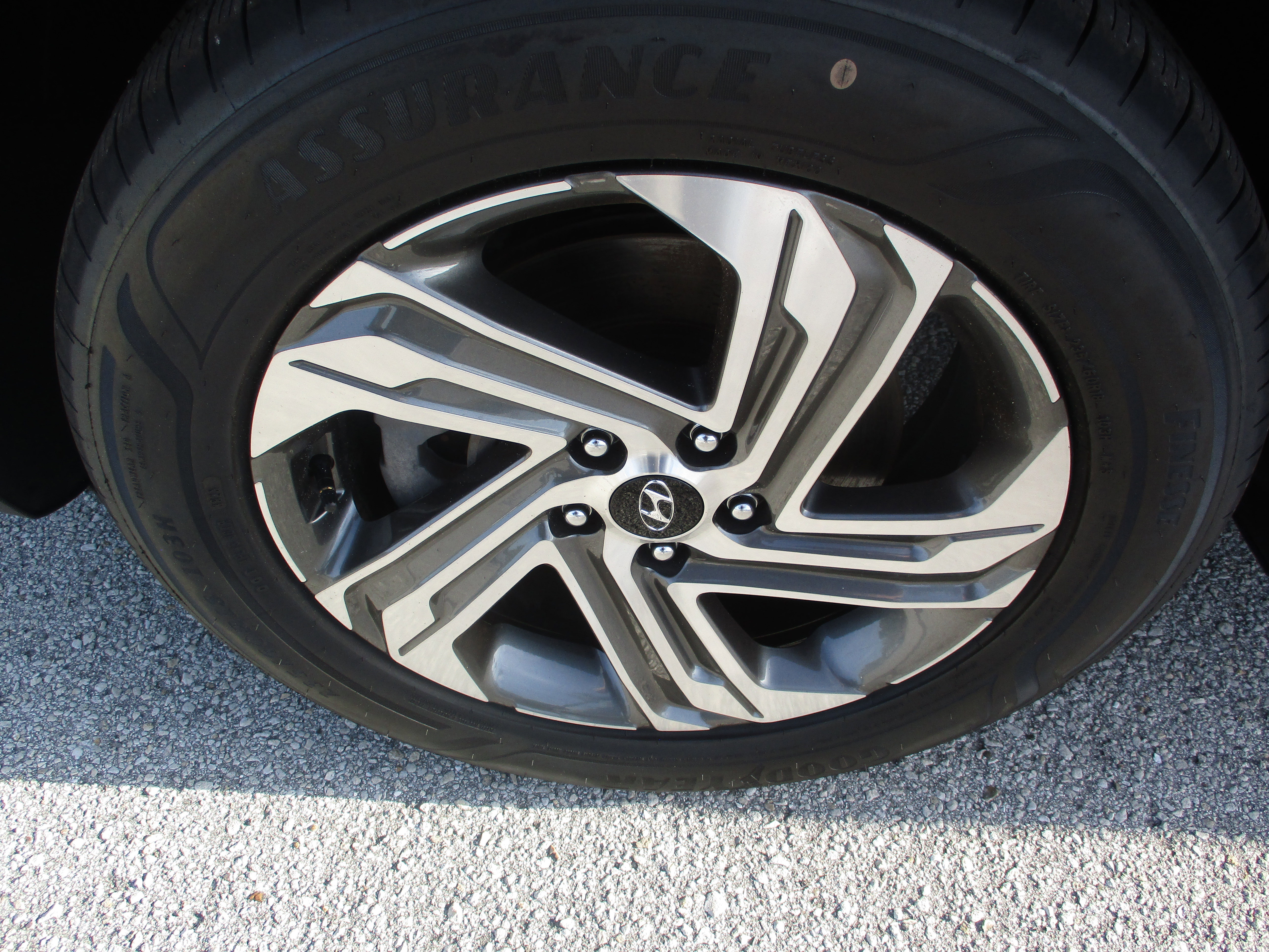 Used 2022 Hyundai Santa Fe SEL FWD image 9