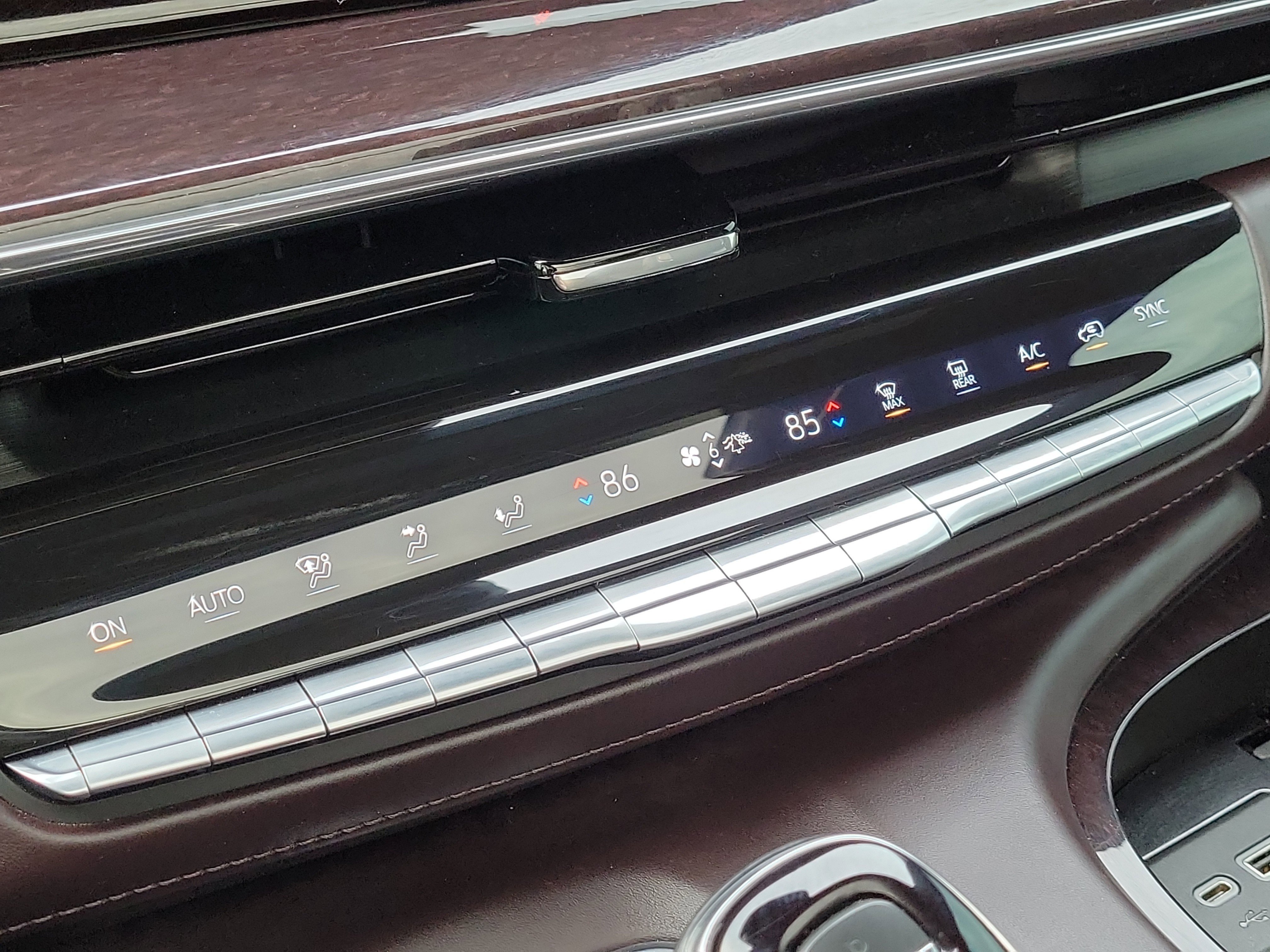 Used 2021 Cadillac Escalade ESV Sport Platinum image 32