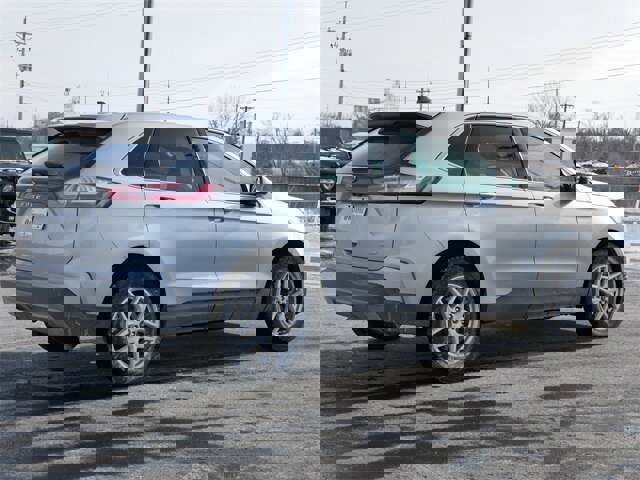 Certified 2024 Ford Edge SEL image 2