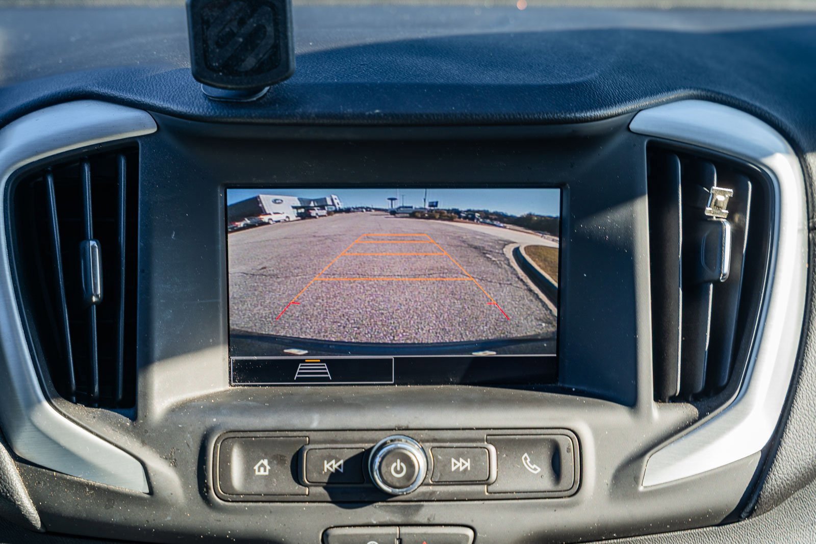 Used 2024 GMC Terrain SLE w/ Driver Convenience Package image 30