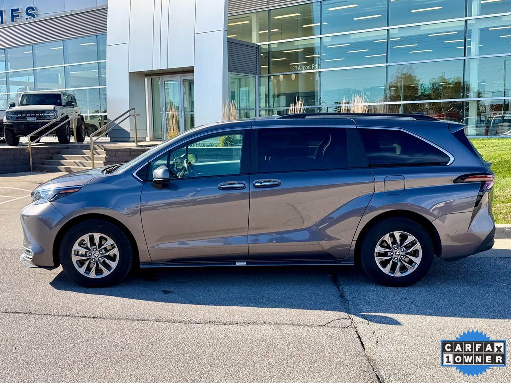 Used 2024 Toyota Sienna XLE image 5