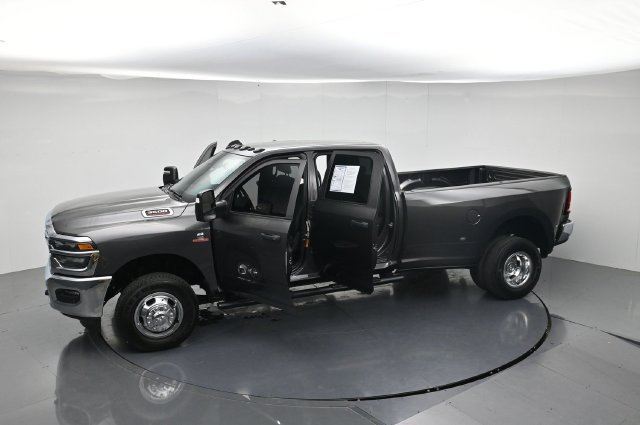 Used 2026 RAM 3500 Tradesman AWD/4WD image 45