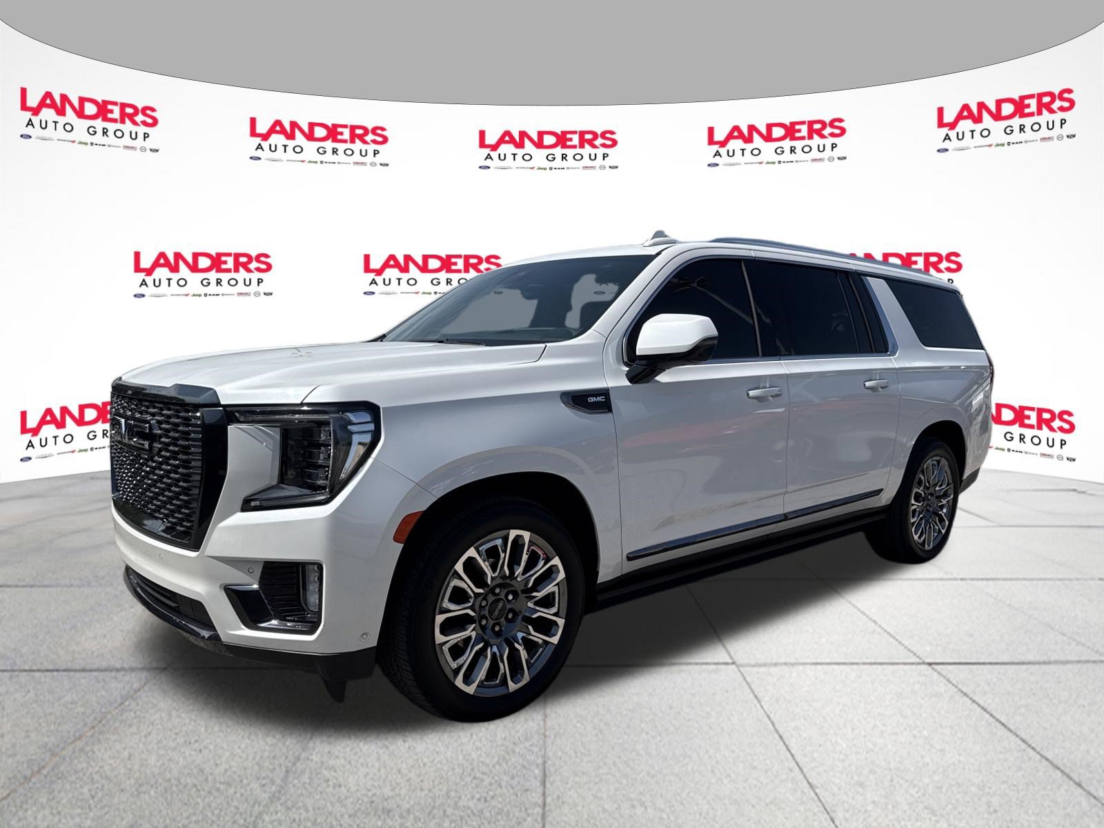 Used 2023 GMC Yukon XL Denali Ultimate w/ LPO, Floor Liner Package AWD/4WD image 7