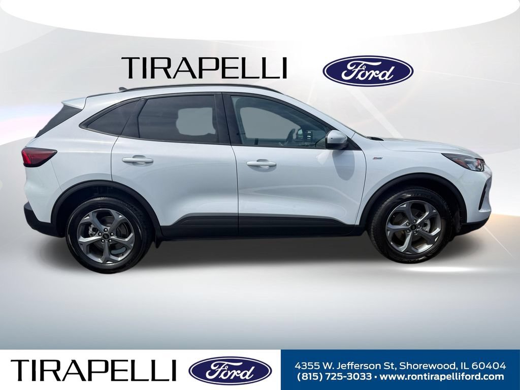 Certified 2025 Ford Escape ST-Line Select AWD/4WD image 4