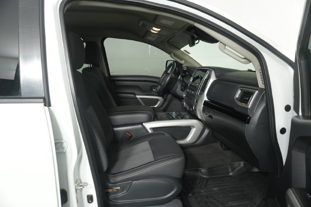 Used 2021 Nissan Titan SV w/ SV Convenience Package AWD/4WD image 30