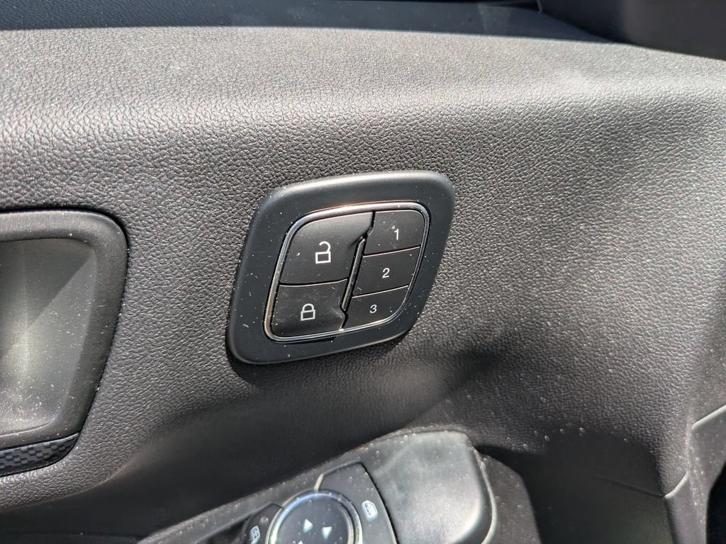 Certified 2025 Ford Escape ST-Line Elite w/ Premium Technology Package AWD/4WD image 22