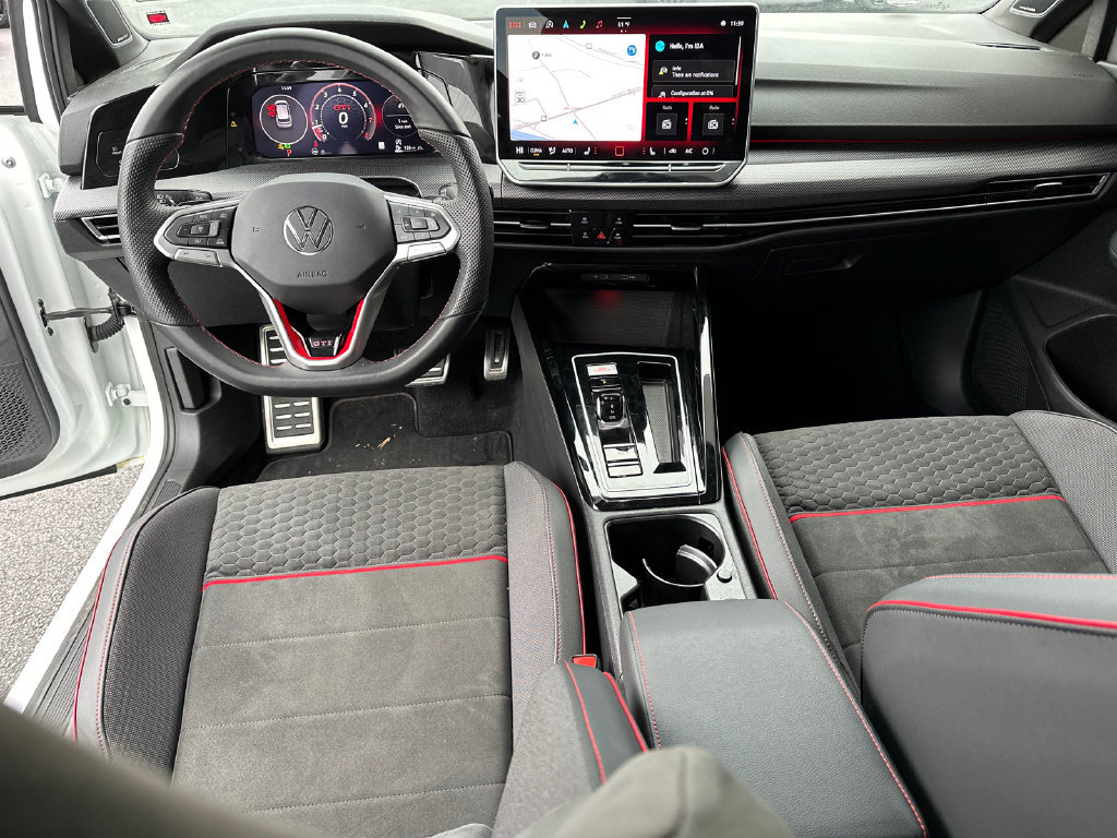 Used 2025 Volkswagen GTI SE FWD image 20