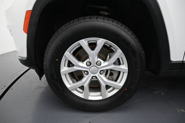 Used 2023 Jeep Grand Cherokee L Limited AWD/4WD image 10