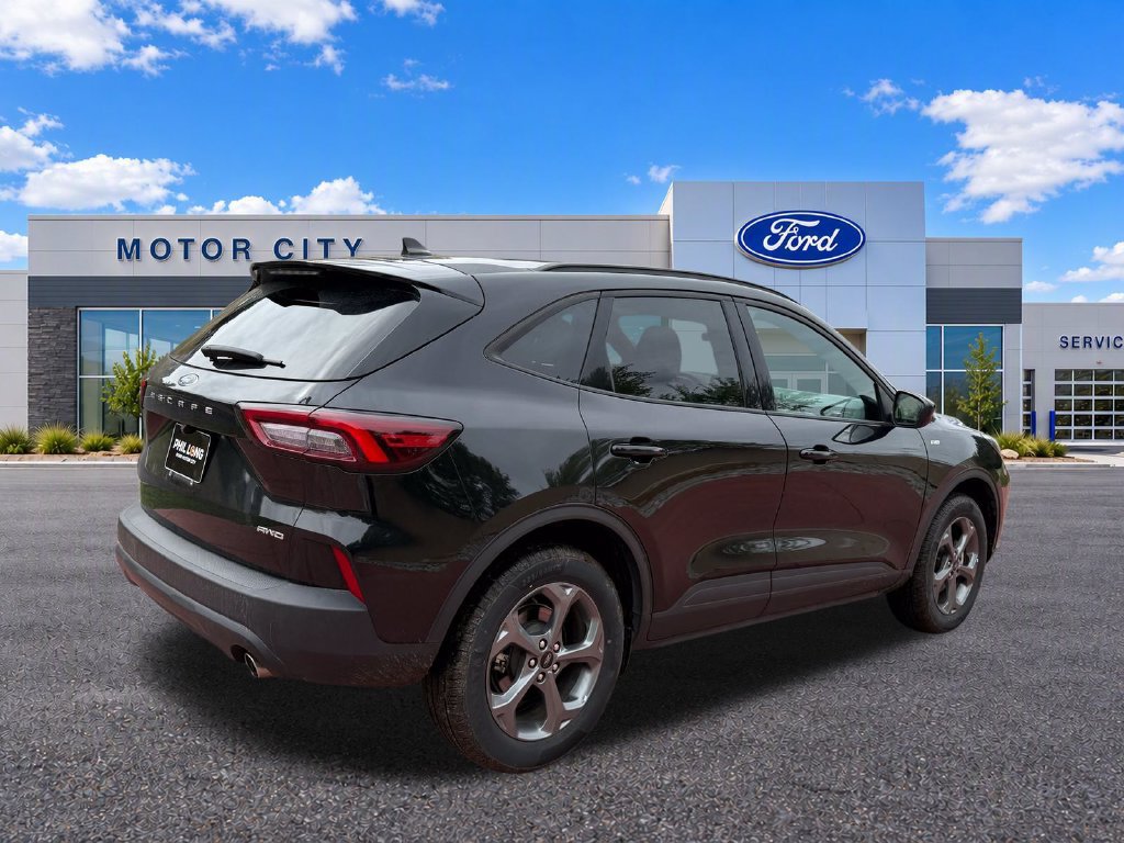 Certified 2025 Ford Escape ST-Line Select AWD/4WD image 9