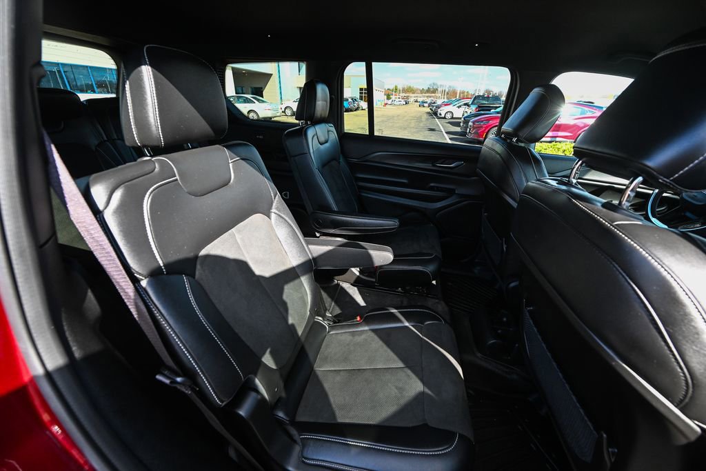 Used 2023 Jeep Grand Cherokee L Laredo AWD/4WD image 33