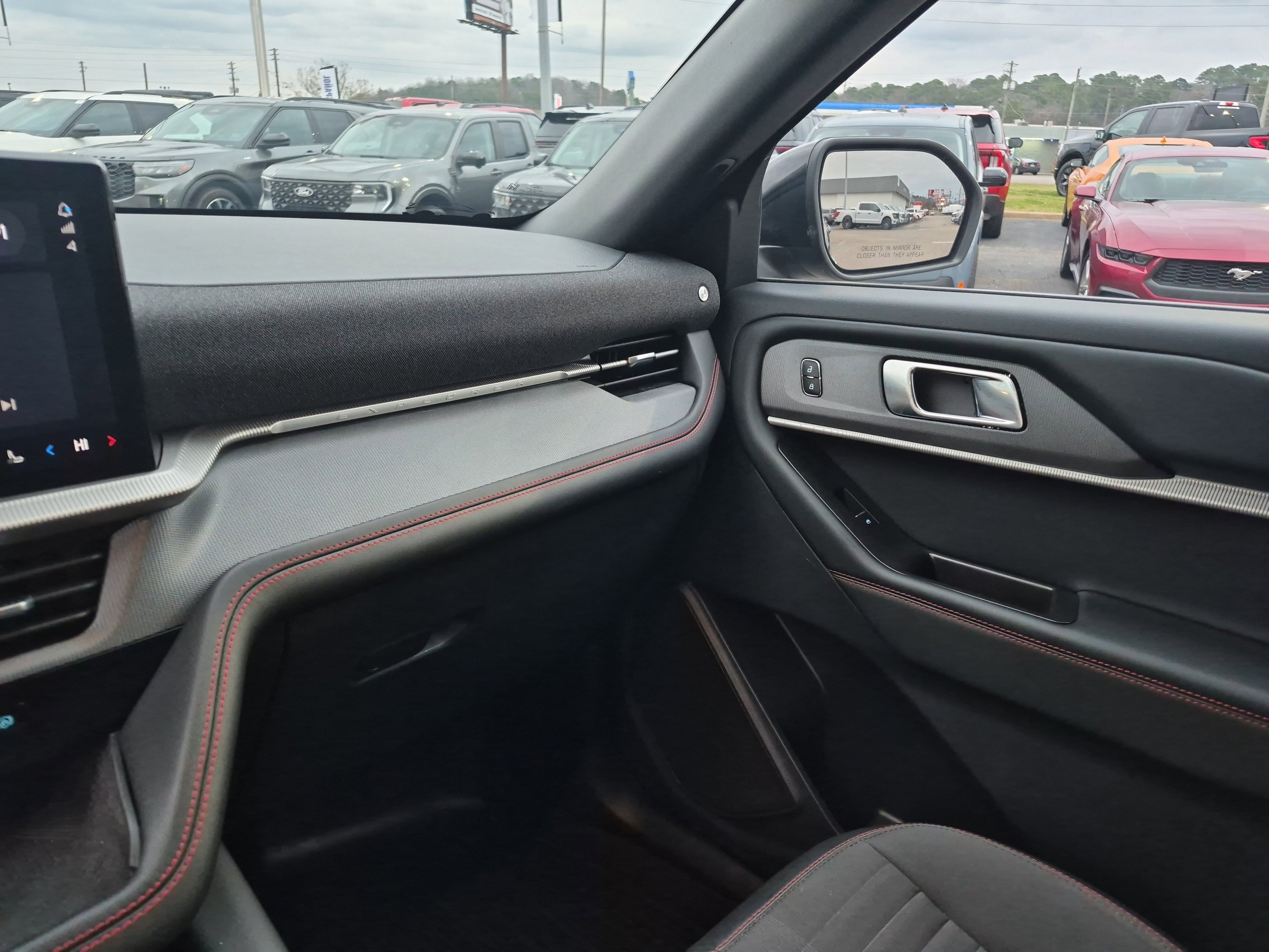 Certified 2025 Ford Explorer ST-Line image 22