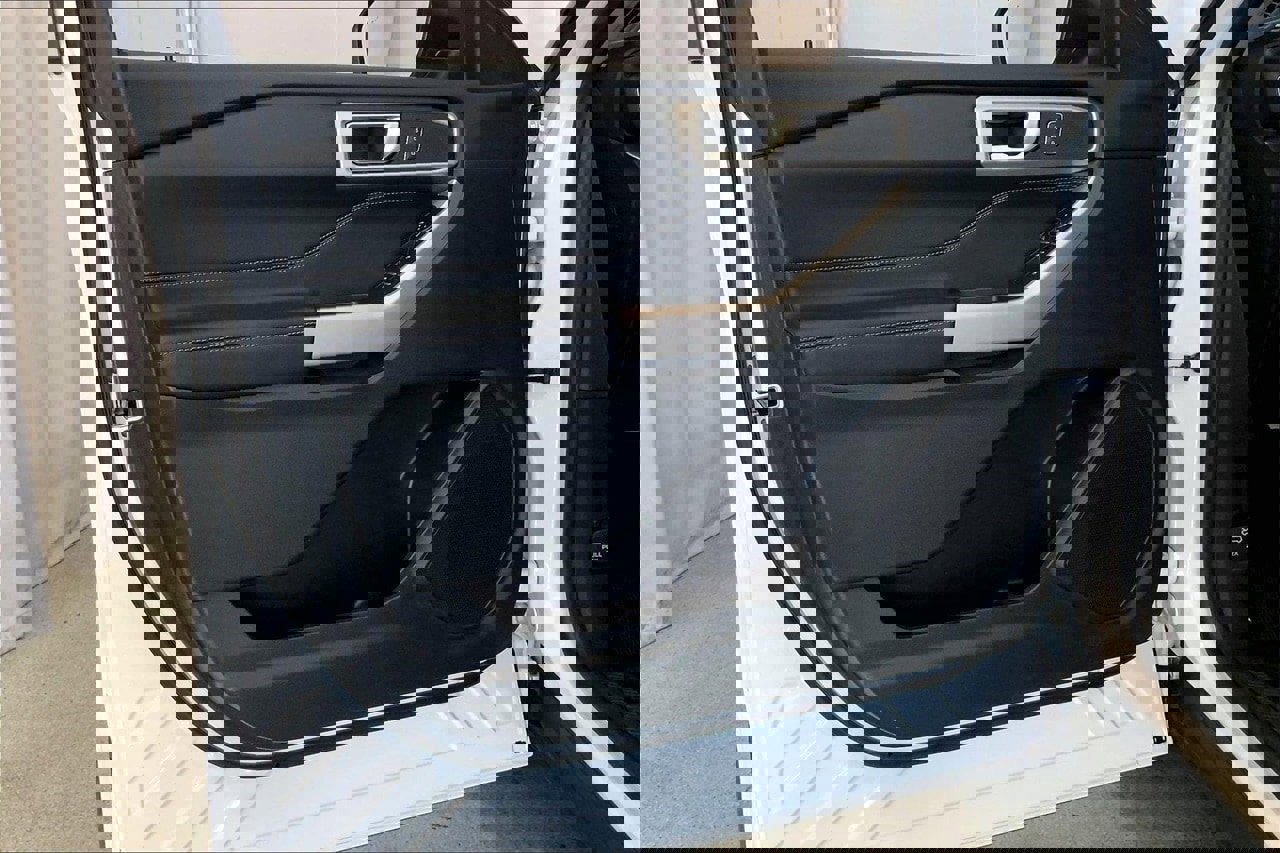 Certified 2023 Ford Explorer XLT w/ Equipment Group 202A image 25