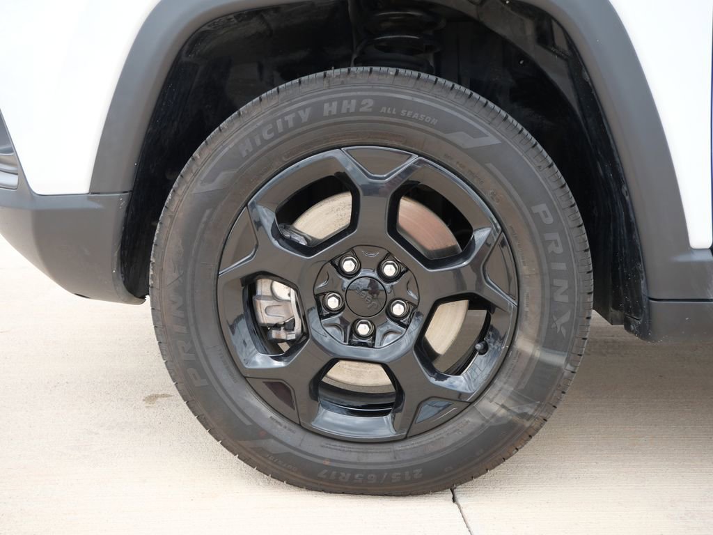 Used 2024 Jeep Compass Trailhawk image 12