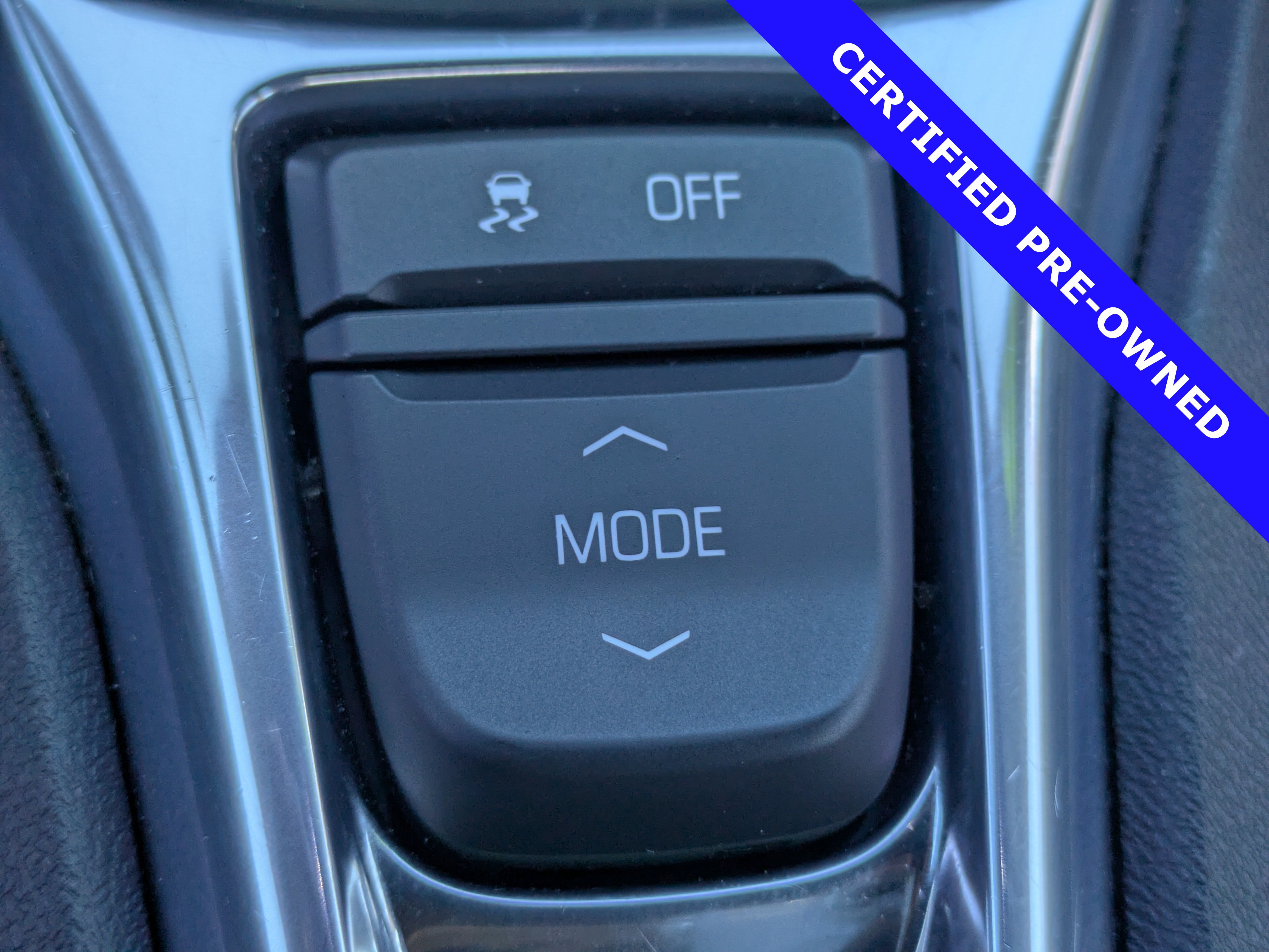 Used 2018 Chevrolet Camaro LT RWD image 27