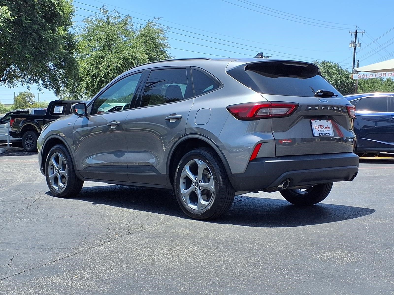 Certified 2025 Ford Escape ST-Line Select AWD/4WD image 8