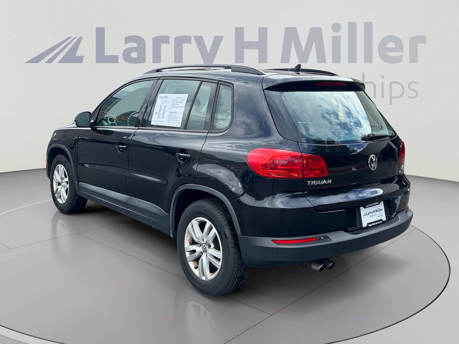 Used 2017 Volkswagen Tiguan S AWD/4WD image 3