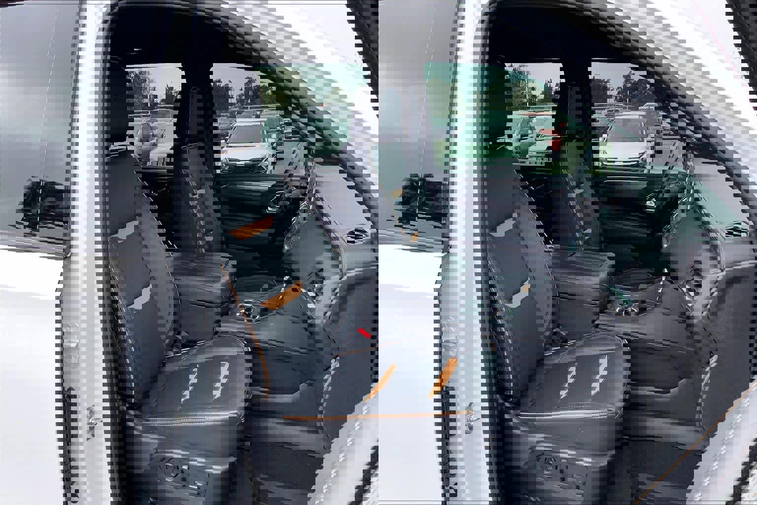 Used 2024 GMC Yukon AT4 w/ Technology Package image 11