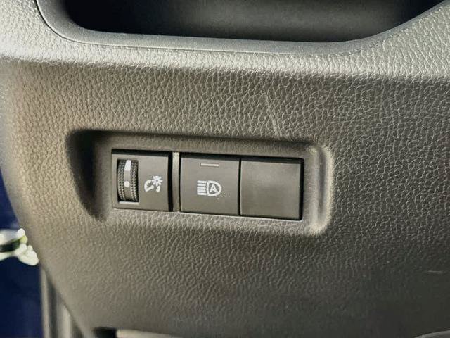 Used 2025 Toyota RAV4 XLE FWD image 27