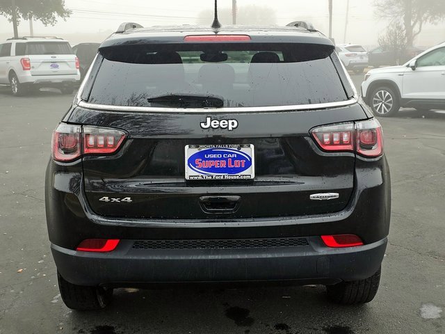 Used 2024 Jeep Compass Latitude image 12