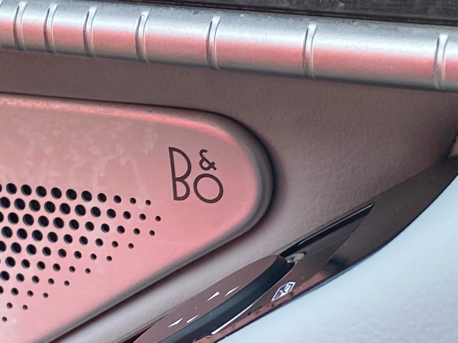 Certified 2025 Ford Explorer Platinum w/ Ultimate Package image 20