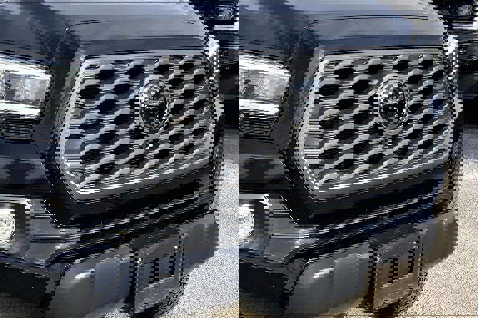 Used 2021 Toyota Tacoma TRD Off-Road w/ Technology Package image 26