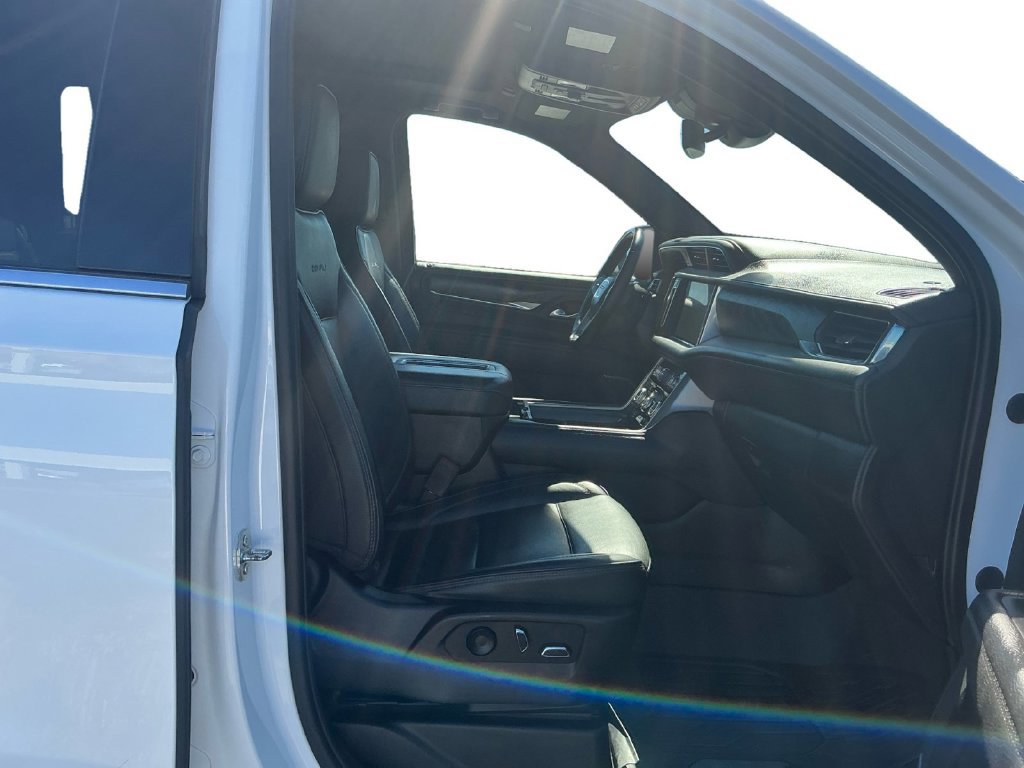 Used 2023 GMC Yukon XL Denali AWD/4WD image 22
