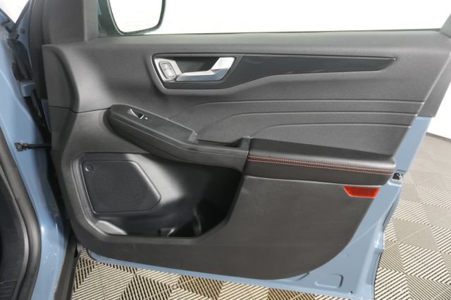 Certified 2025 Ford Escape ST-Line Select AWD/4WD image 31