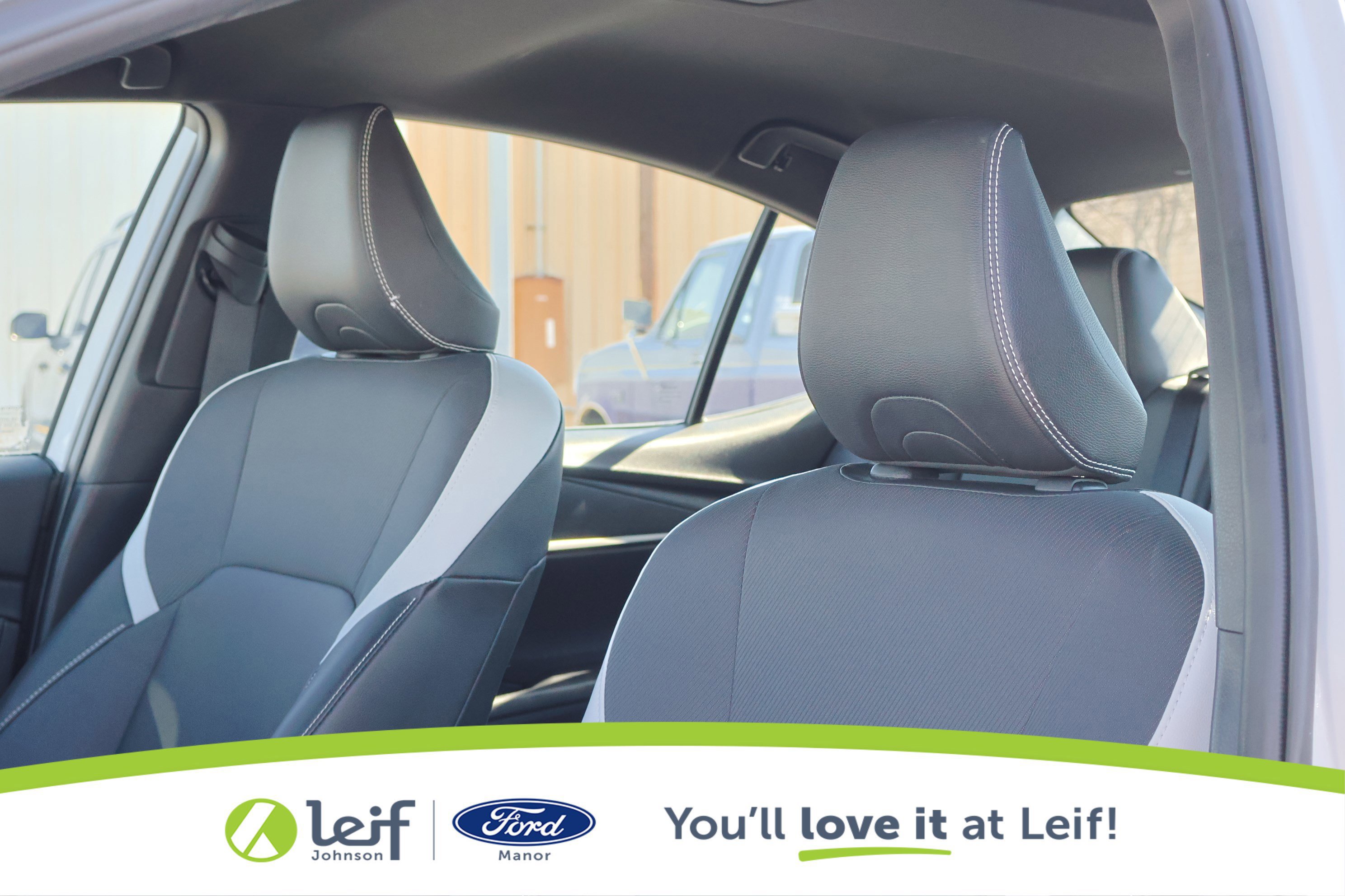 Used 2025 Toyota Camry SE image 13