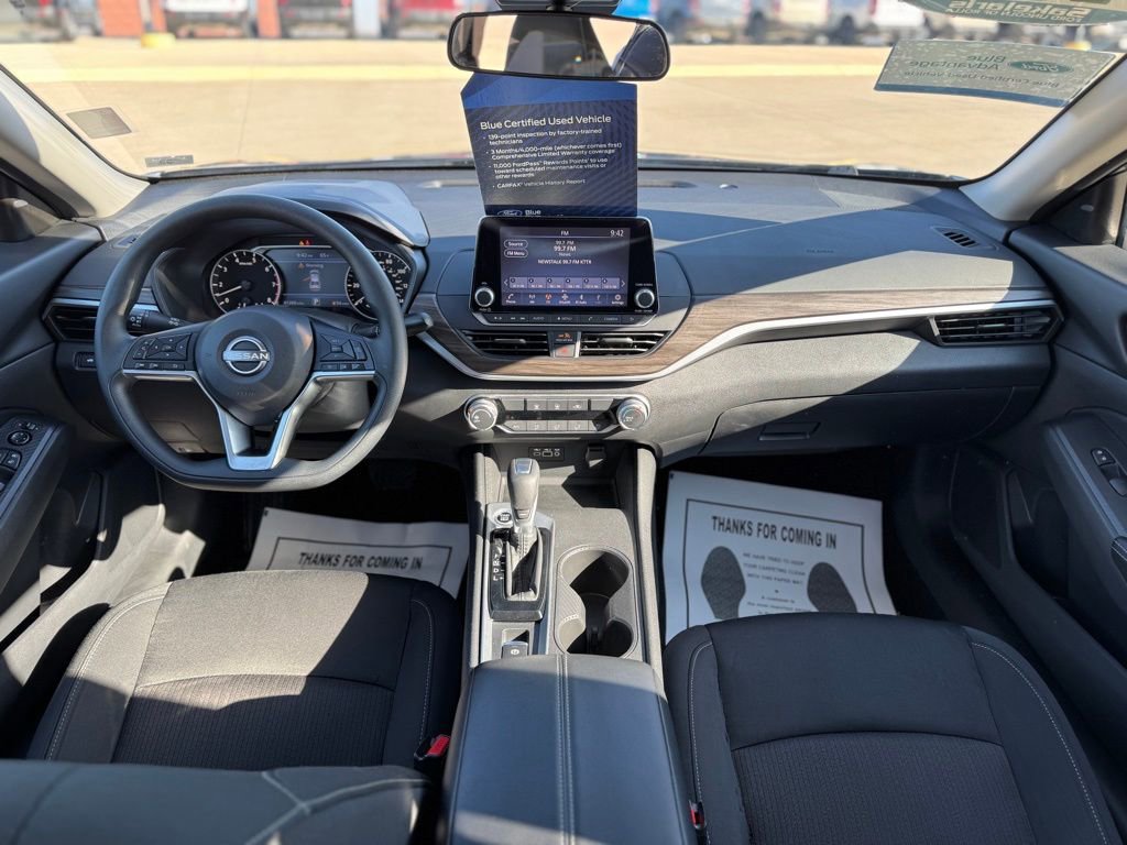 Used 2025 Nissan Altima 2.5 SV image 36