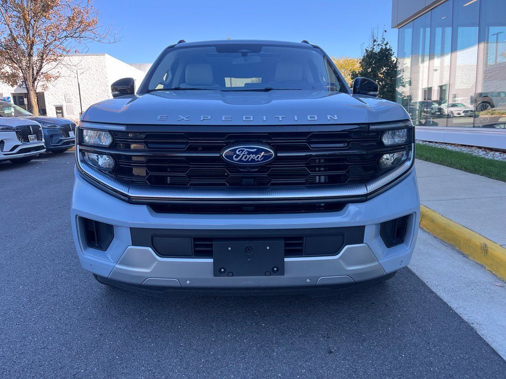 Certified 2025 Ford Expedition Max Platinum w/ Platinum Ultimate Package AWD/4WD image 2