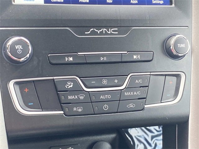 Certified 2020 Ford Fusion SE image 33